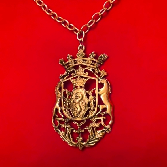 Vintage Royal Crown Heraldic 60s Necklace - Picture 2 of 6